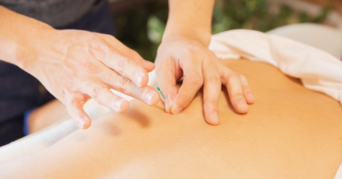 découvrez les bienfaits de l'acupuncture, une pratique millénaire de la médecine traditionnelle chinoise, qui vise à soulager douleurs, stress et divers maux grâce à des aiguilles fines placées sur des points spécifiques du corps.