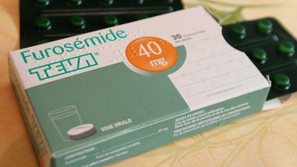 Learn about furosemide, a powerful diuretic used to treat hypertension and edema. learn more about how it works, indications, side effects and safe use. Find out about the precautions to take and the advice for use for effective treatment.