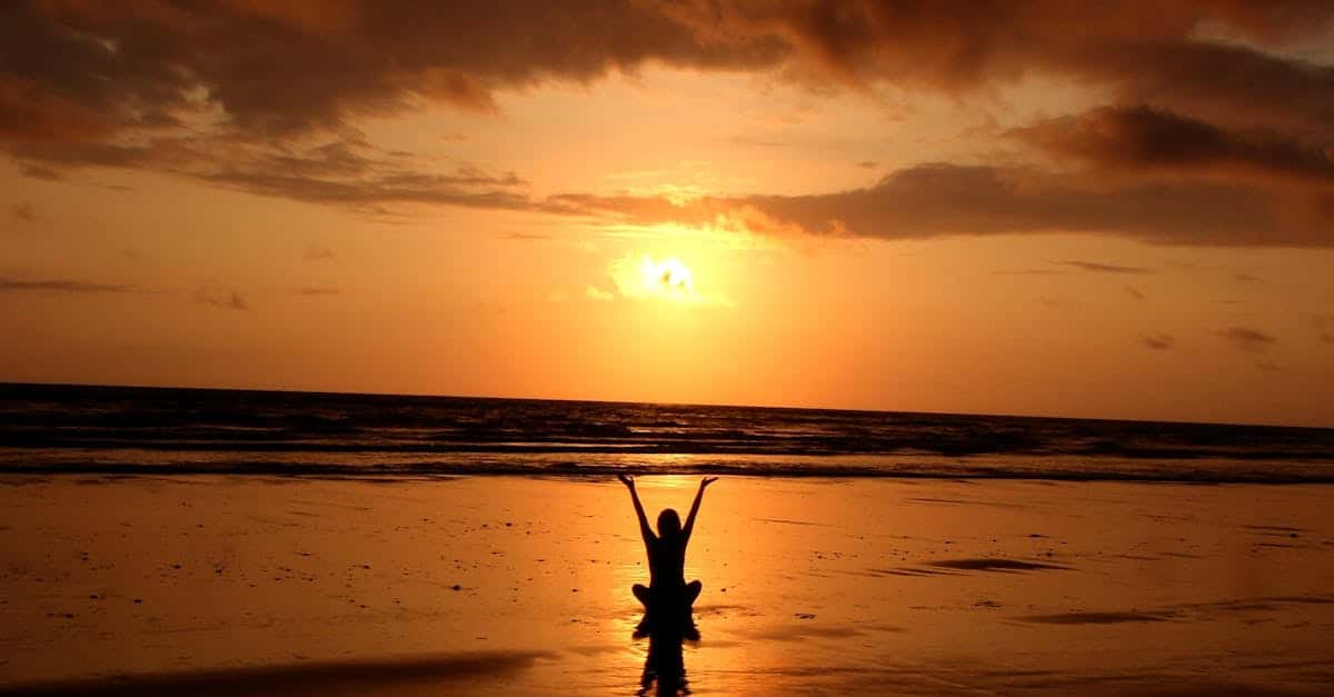 découvrez la pleine conscience (mindfulness) : une pratique qui favorise la réduction du stress, l'amélioration de la concentration et le bien-être général. apprenez à vivre l'instant présent et à cultiver une meilleure harmonie intérieure.