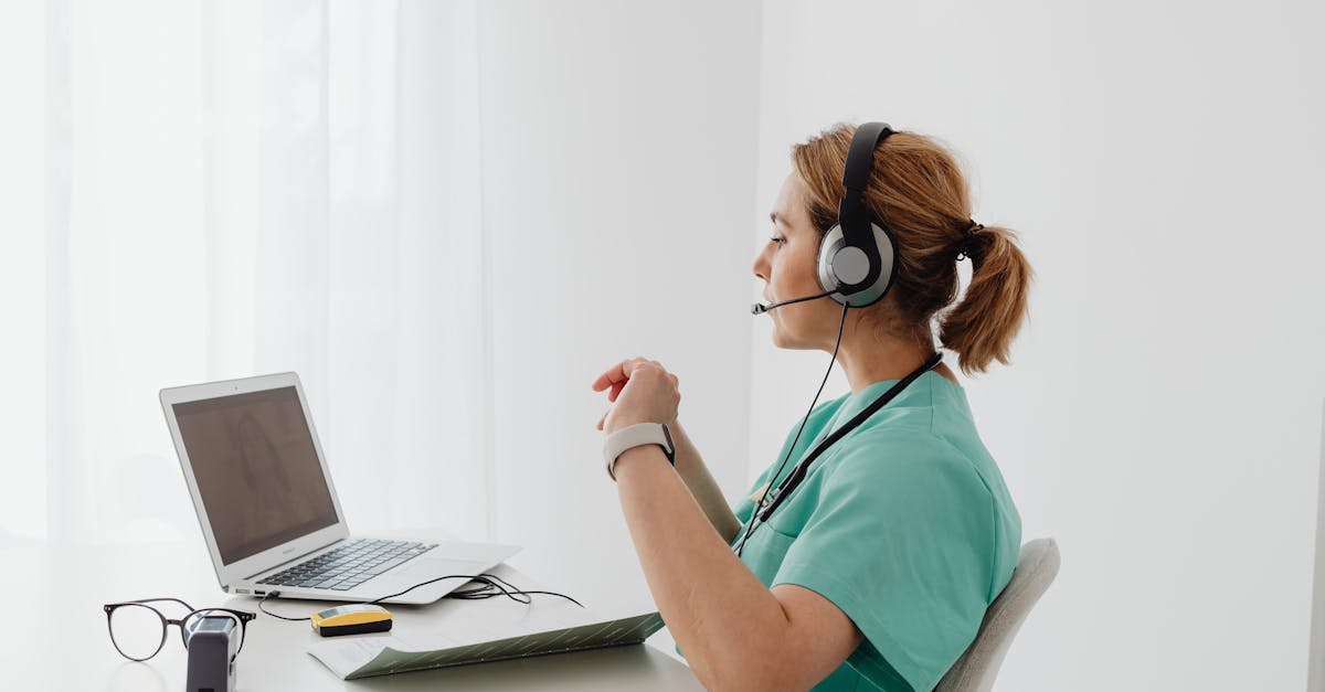 découvrez la télémédecine, une solution innovante qui permet d'accéder à des soins de santé à distance. profitez de consultations médicales en ligne, de conseils d'experts et d'un suivi personnalisé, le tout dans le confort de votre foyer. améliorez votre santé grâce à la technologie moderne.