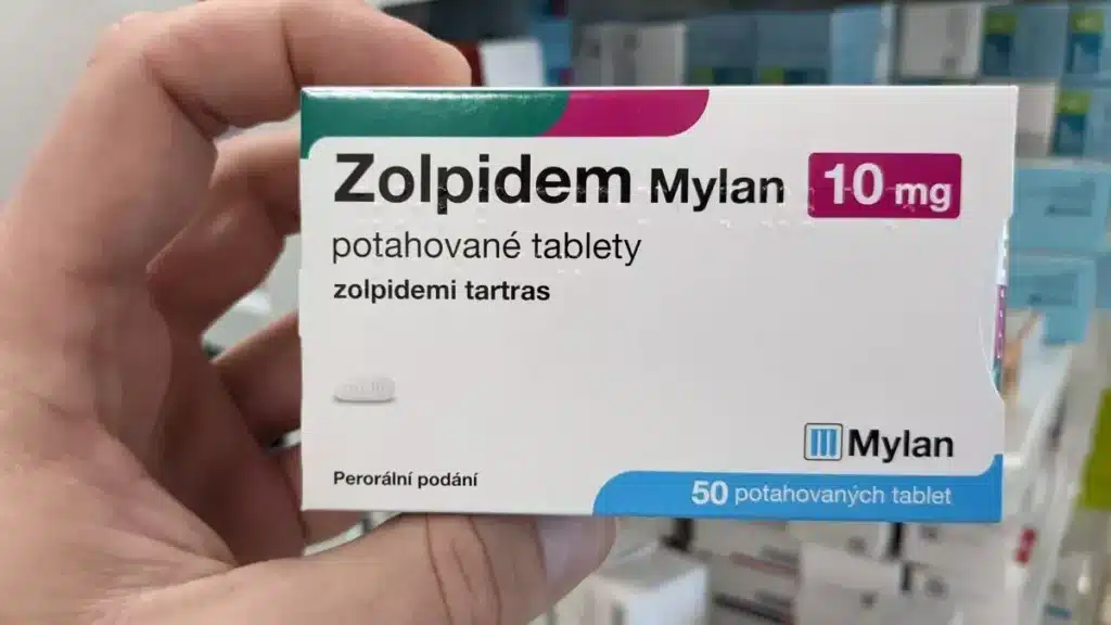 découvrez tout sur le zolpidem : une prescription pour le traitement de l'insomnie et ses effets sur le corps. informez-vous sur son utilisation, ses risques et ses bénéfices pour mieux comprendre ce médicament.