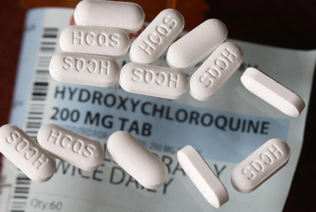 découvrez l'hydroxychloroquine : utilisation, effets, enjeux et recherches autour de ce médicament controversé. informez-vous sur son rôle dans le traitement de certaines maladies et ses implications en santé publique.